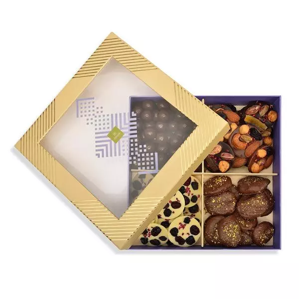 Stylish Box with a See-Through and Four-Partiton Design of 645g Unwrapped Chocolates, Ramadan Gift